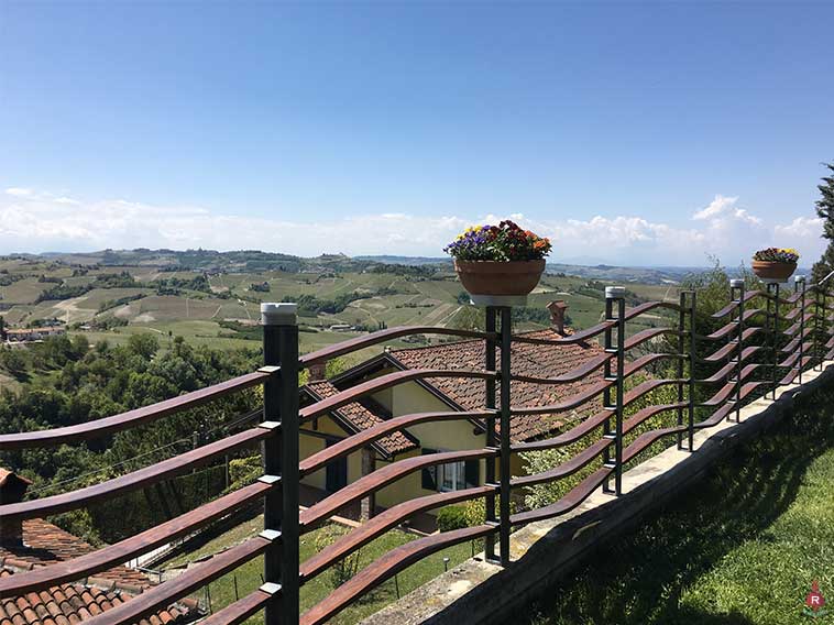 la-ciau-del-tornavento-maurilio-garola-vista-panorama-langhe-vigneti