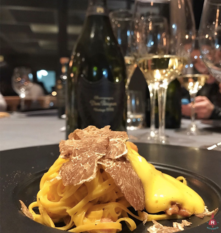 Tajarin alla carbonara con tartufo bianco e Dom Perigoni P2 Vintage 1998